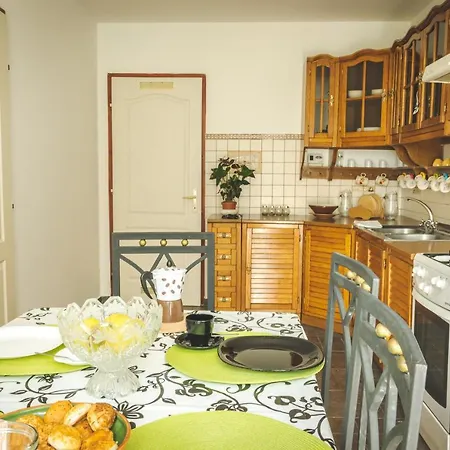Linett Apartment *