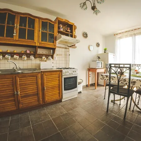 Linett Apartment *