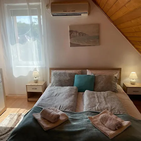 Linett Apartment *
