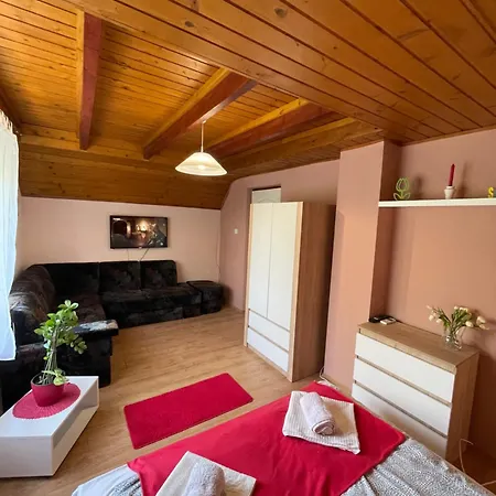 Linett Apartment